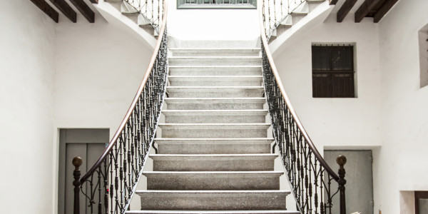 Rehabilitación y Restauración de Fachadas Valderrobres · Pintado de Escaleras, Patios Interiores, Patios de Luces, Ascensores