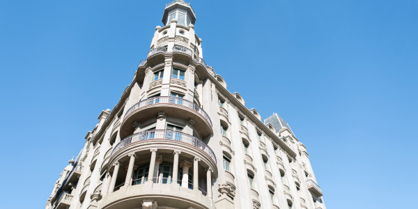 Pintar Fachadas de Empresas / Negocios / Locales Comerciales Sarrión · Restauración de Fachadas Antiguas