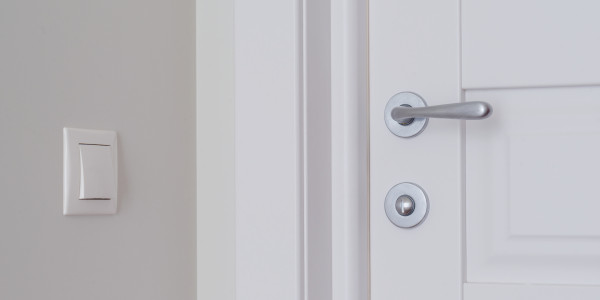 Pintar Fachadas y Patios de Luces de Comunidades Vecinos / Propietarios Calaceite · Pintura para Pintado de Puertas Privadas de Vecinos