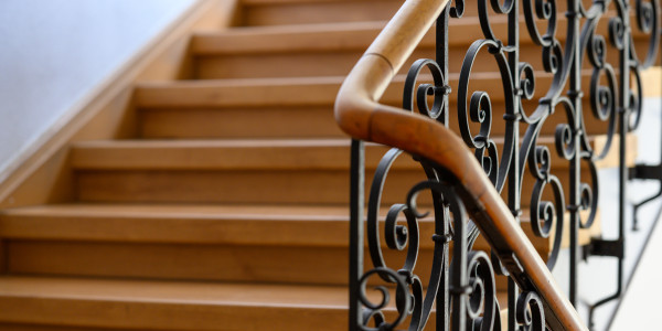Pintar Fachadas y Patios de Luces de Comunidades Vecinos / Propietarios Calaceite · Pintado de Pasillos, Escaleras y Zonas de Tránsito